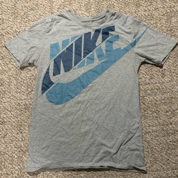 Men’s Nike shirt - Picture 1 of 3